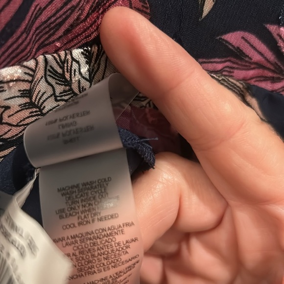 KENSIE Floral V-Neck Midi Dress - Picture 10 of 10